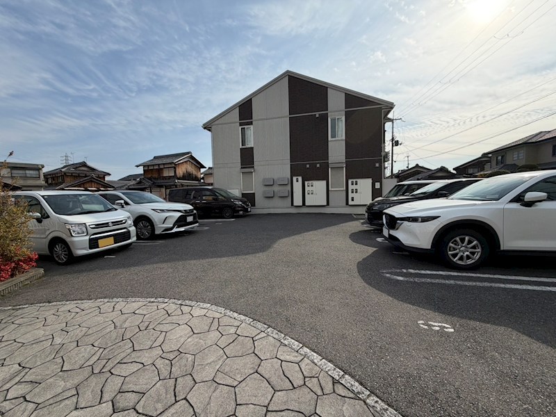 アンティム 駐車場