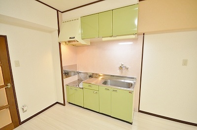 プレアール下到津 キッチン
