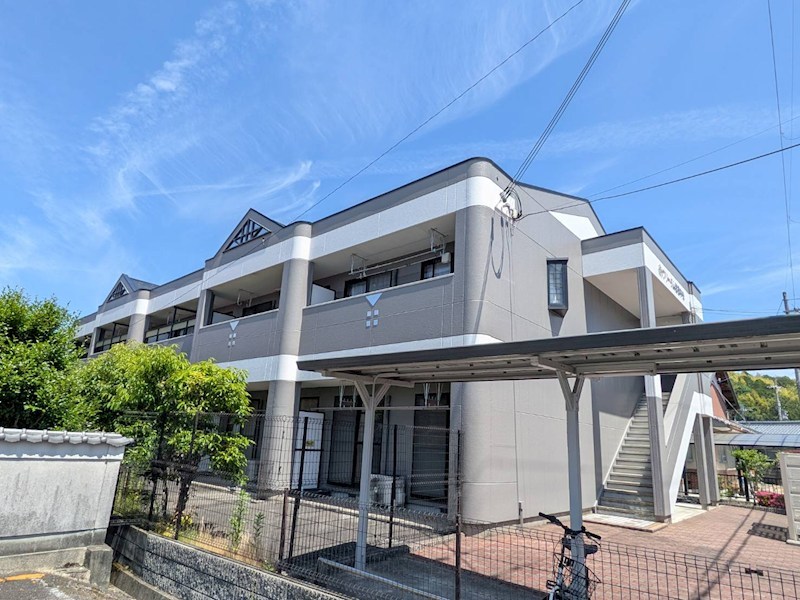 フリーダム岩根中央 外観