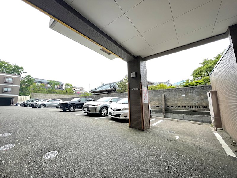 異人池コート 駐車場