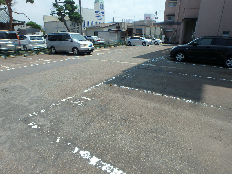 紫竹山レジデンス 駐車場