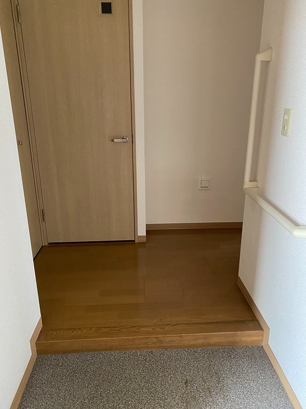 フォーエレメンツ竹の塚 玄関