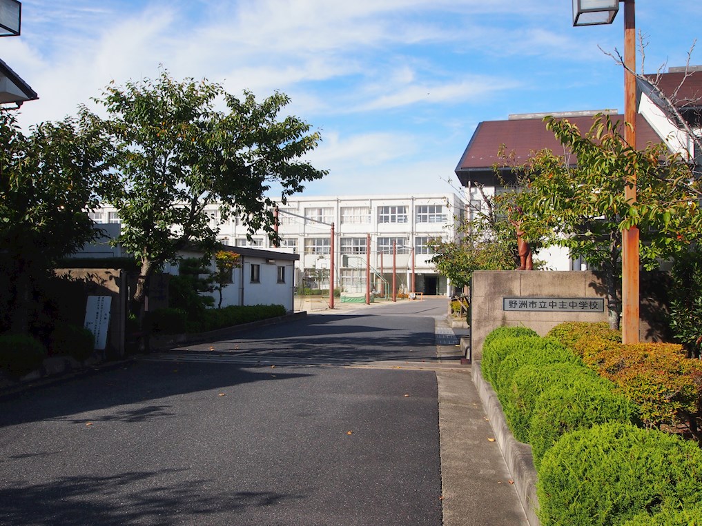 フレール・メゾン　Ａ棟 中学校