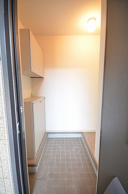 ユニゾン上富野A棟 　 玄関
