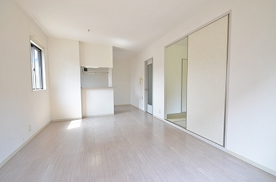 ユニゾン上富野A棟 　 リビング