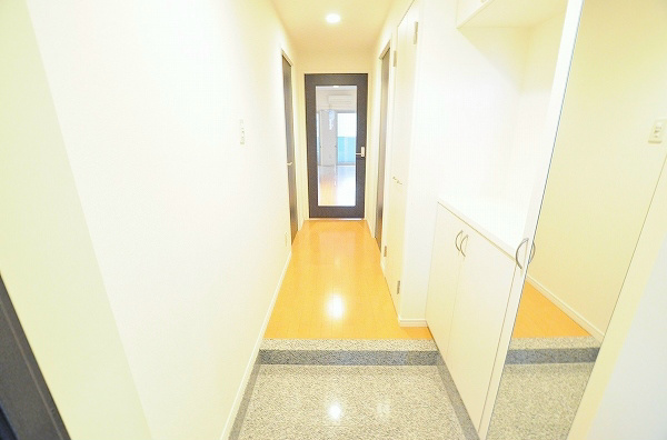 シャトレ大手町Ｓ棟 玄関