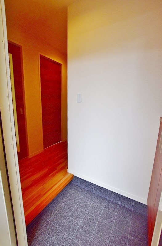 ヒルサイド都 玄関