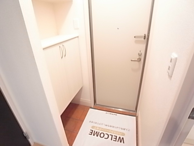 リヴェールＢ 玄関
