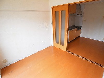 ローヤルハイツ澁谷 リビング
