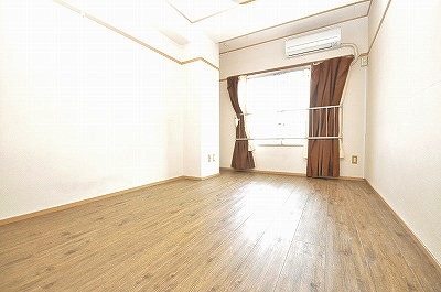 高浜ビル ベッドルーム