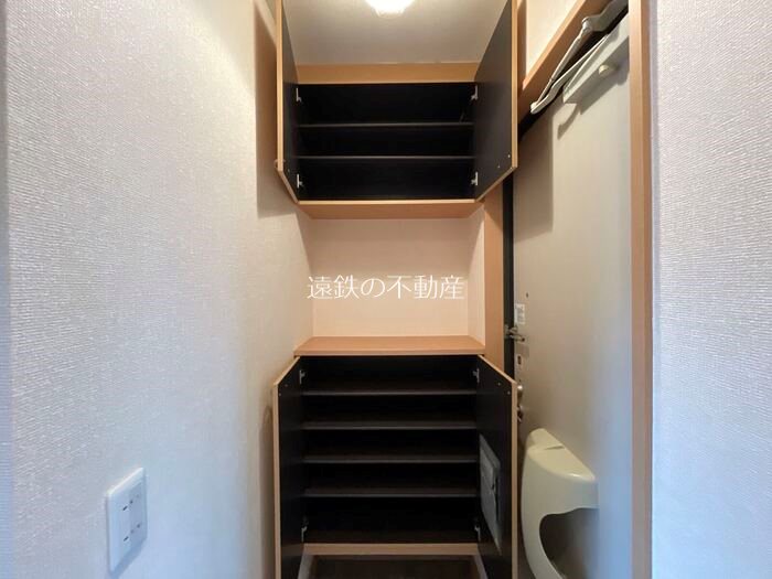 リビングタウン愛野南　Ｂ 玄関