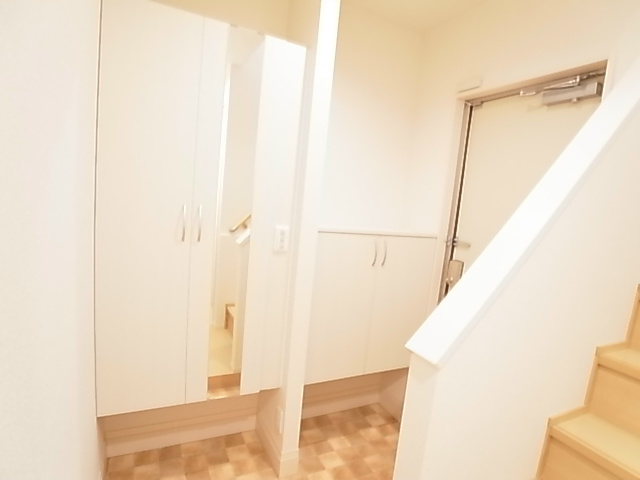 アズールＢ 玄関