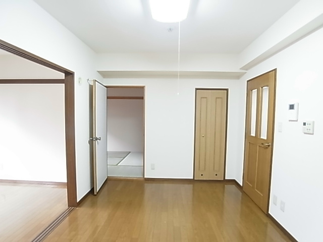 パインツリーコート リビング