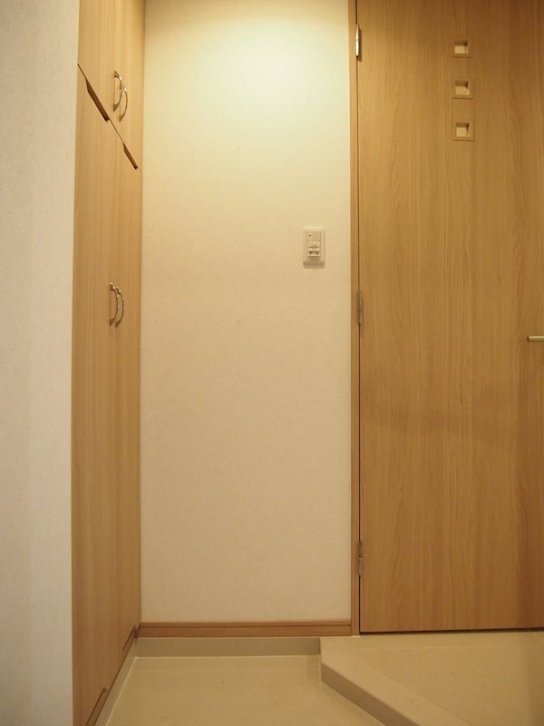 ルーブル三軒茶屋参番館 玄関