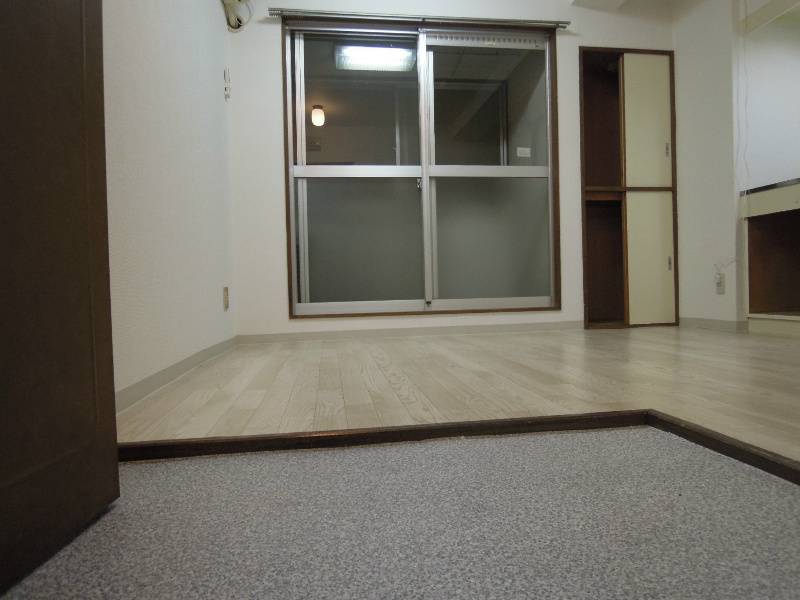 山田ビル 玄関