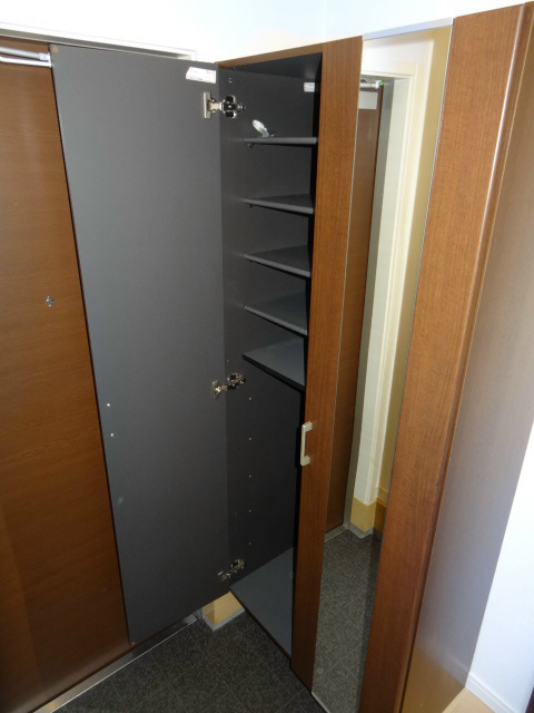 棒屋第四下池ハイツ 玄関