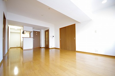 オールセインツ リビング