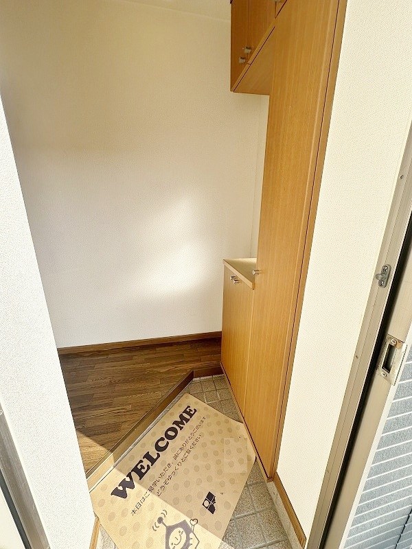 ロジュマンエル 玄関