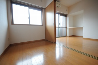 出屋敷館 ベッドルーム