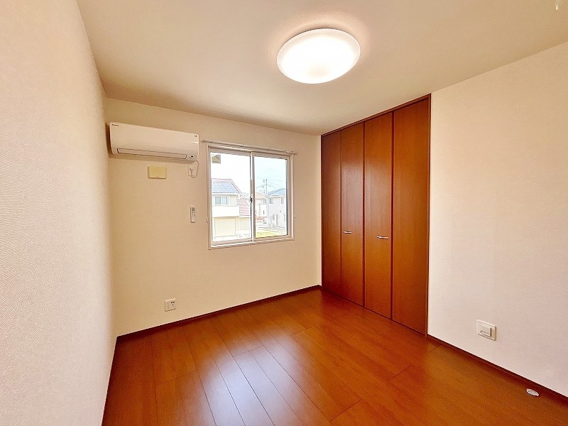 メゾンラフィーネＢ棟  ベッドルーム