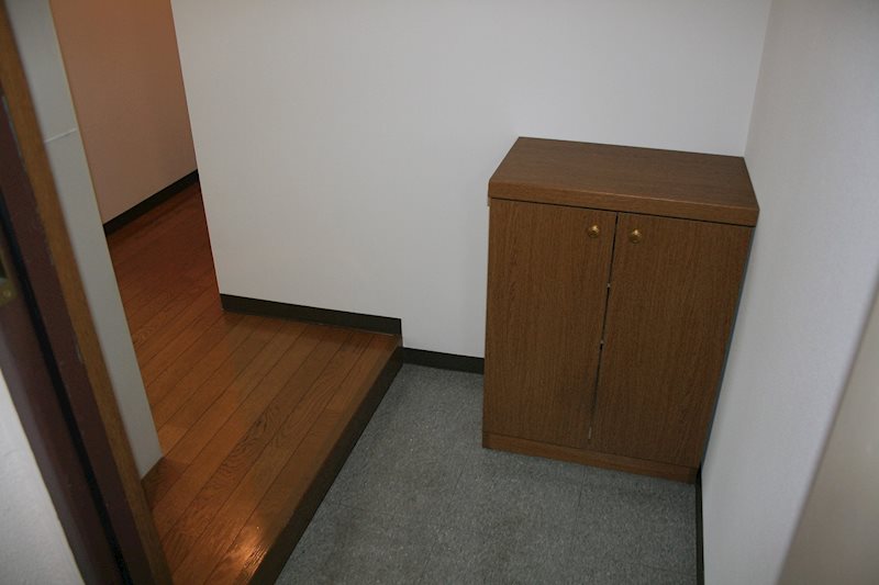 ワンルームシェトワ 玄関