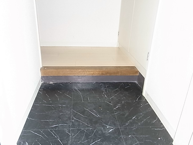 第2高槻ハイム 玄関