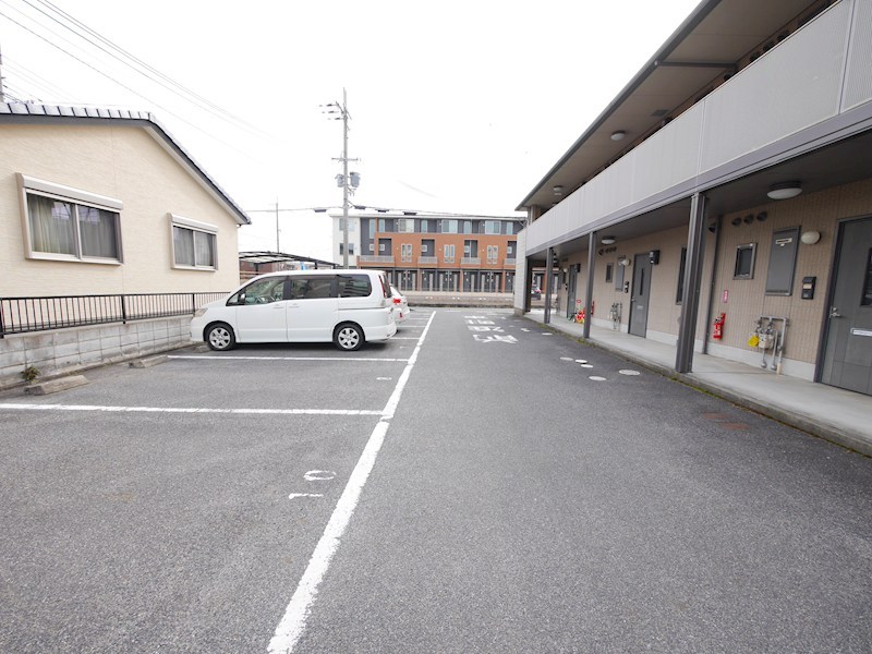 シャルマンコーポくら弐番館Ａ 駐車場