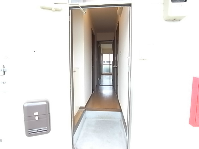 プロムナード４番館 玄関