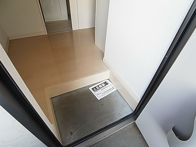 プルメリアール 玄関