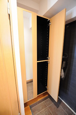 サンシャイン十番館.曽根 玄関