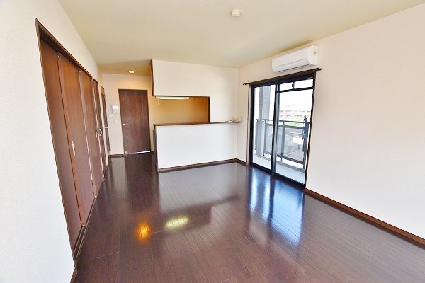 高峰第６晴和ビル リビング