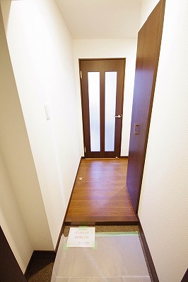 フェリシエ三萩野 玄関