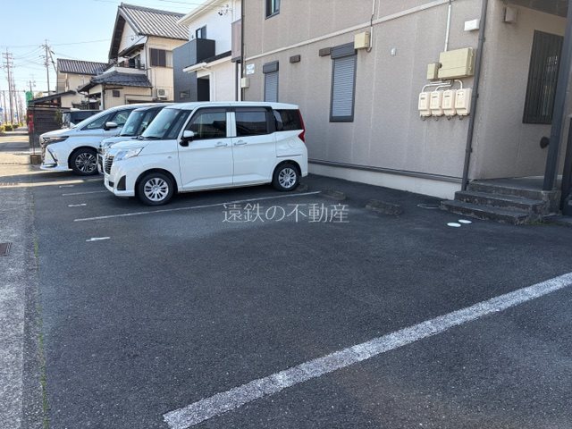 クレール葵 駐車場
