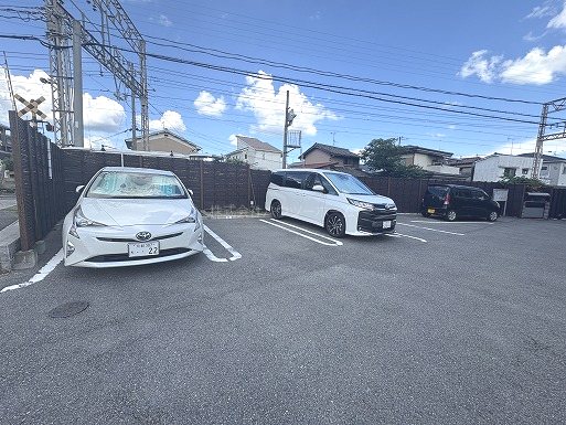 サンシャイン久世 駐車場