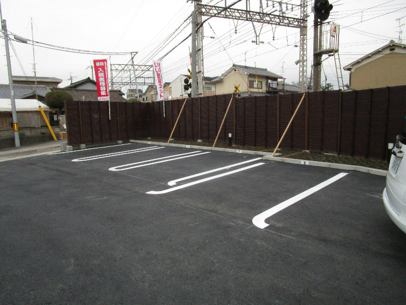 サンシャイン久世 駐車場