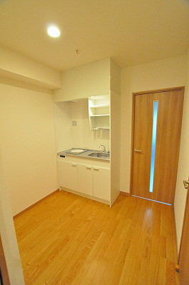 紺二ビル リビング