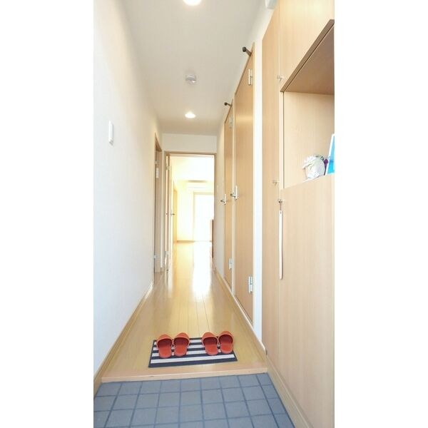 フロールアイ 玄関