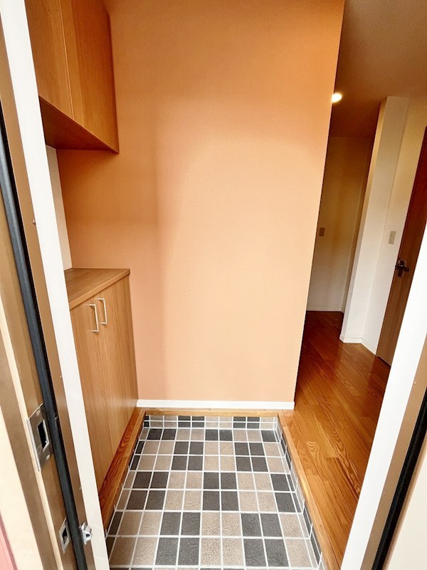 グランモア片野新町 玄関