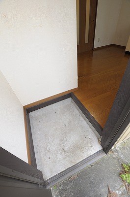 新高田・岡田アパートＡ棟 玄関