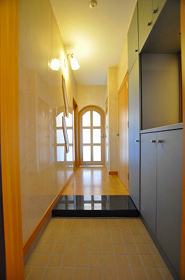 ミラベル嵐が丘 玄関