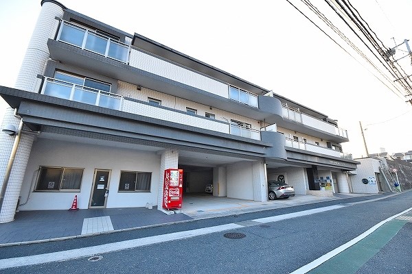 コンクルージョンフォート 301号室 外観