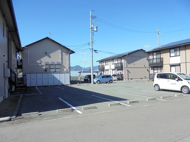 アネックス町田2000Ｆ棟 駐車場