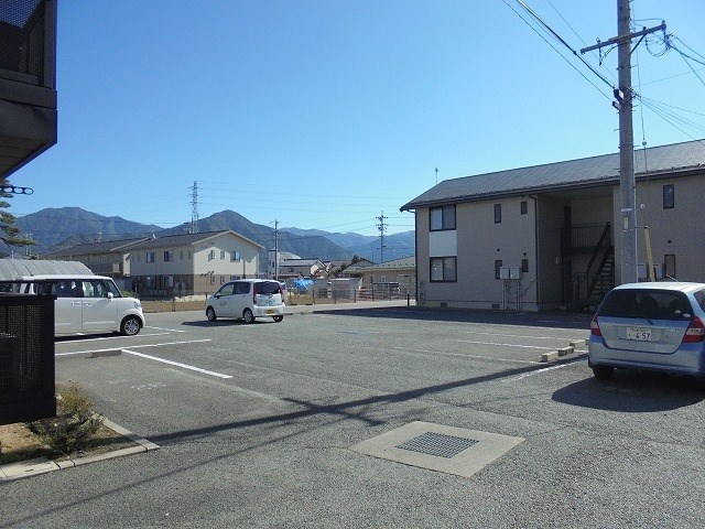 アネックス町田2000Ｆ棟 駐車場