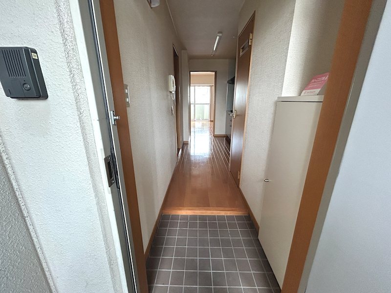 千歳橋ビル 玄関