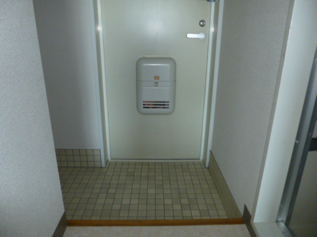 コスモス10 玄関