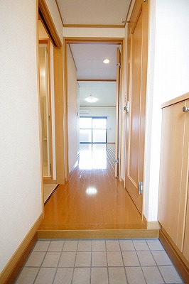 エヴァーグリーンＮ 玄関