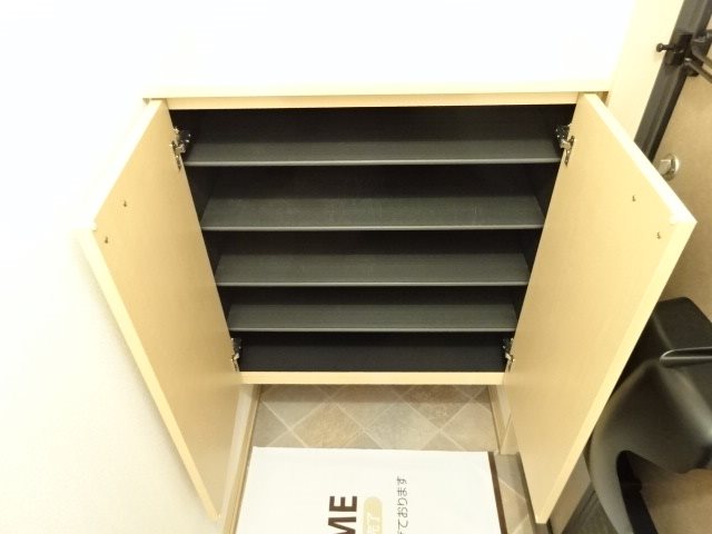 クラテールN　B棟 収納