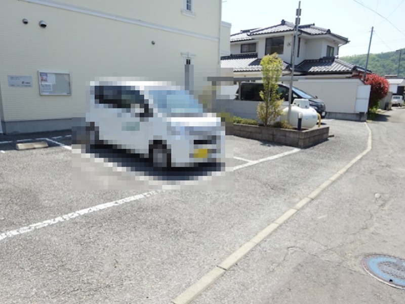 ウォークアップコクブ 駐車場