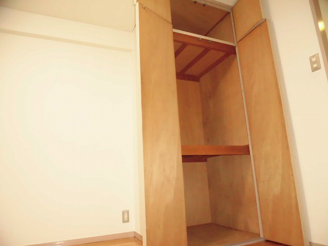 ハイツ葵 収納