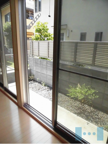シャーメゾン花園 庭
